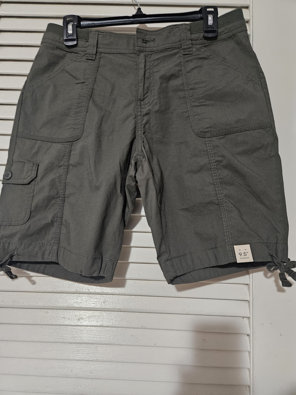 St. John's Bay Cargo Women's Size 10 P Cotton Shorts